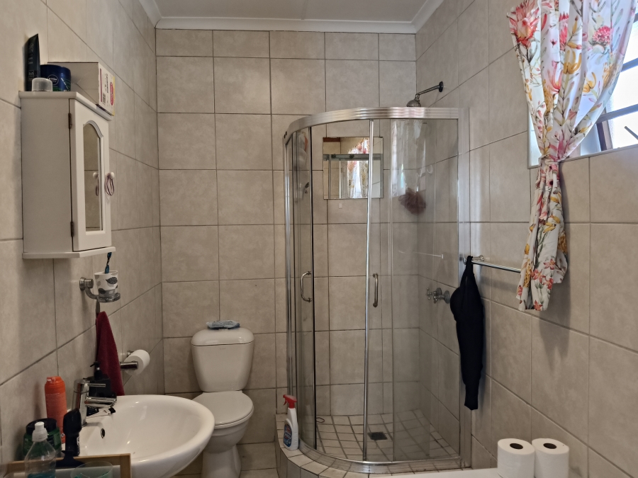 3 Bedroom Property for Sale in Wavecrest Eastern Cape